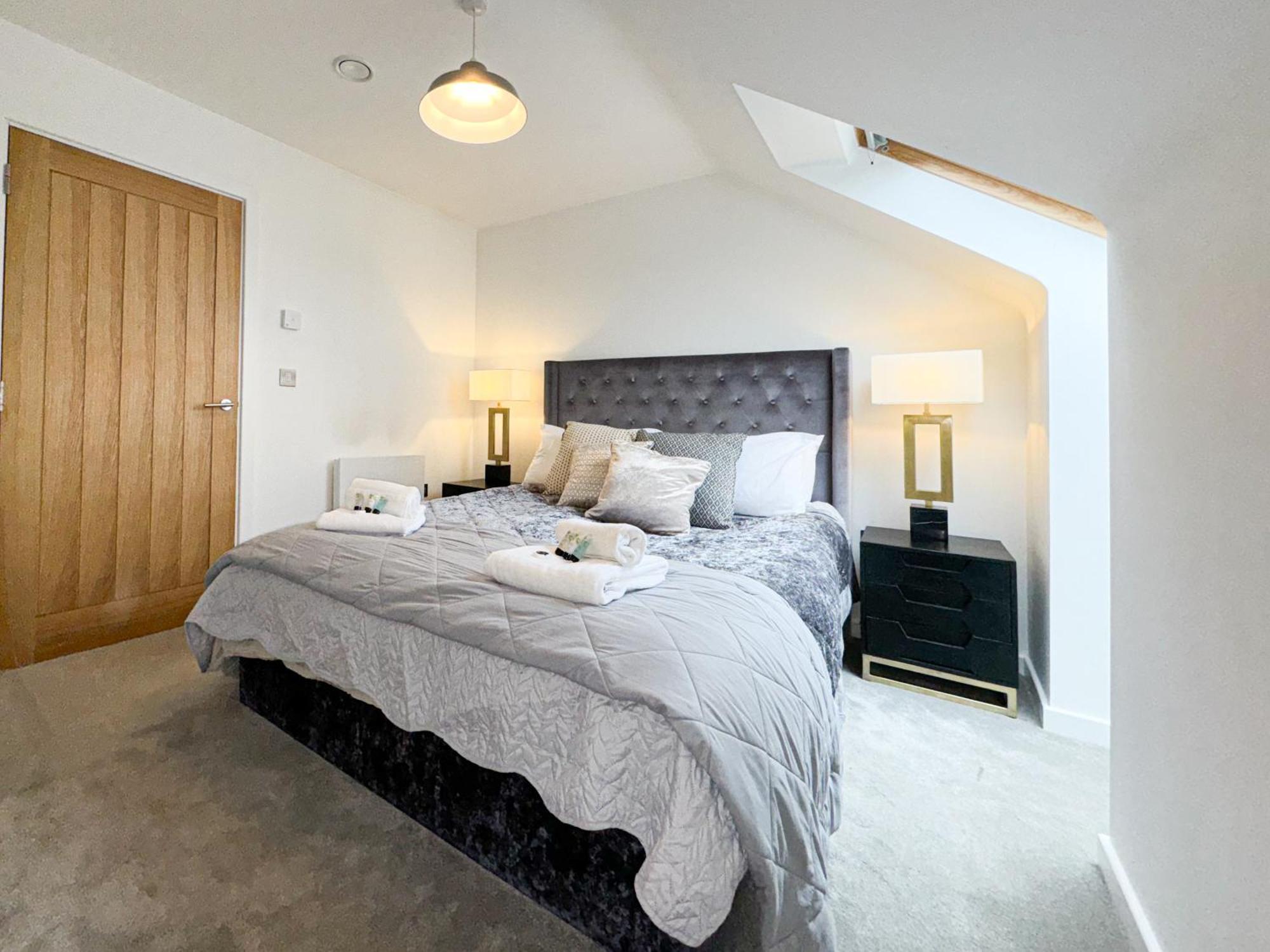 Free Parking - Central - Penthouse Йорк Экстерьер фото